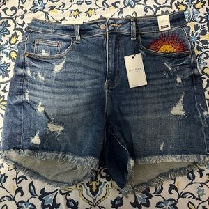 BNWT Judy Blues shorts distressed high waisted